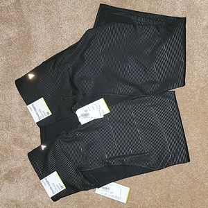 2 Pair Old Navy Cropped Leggings
